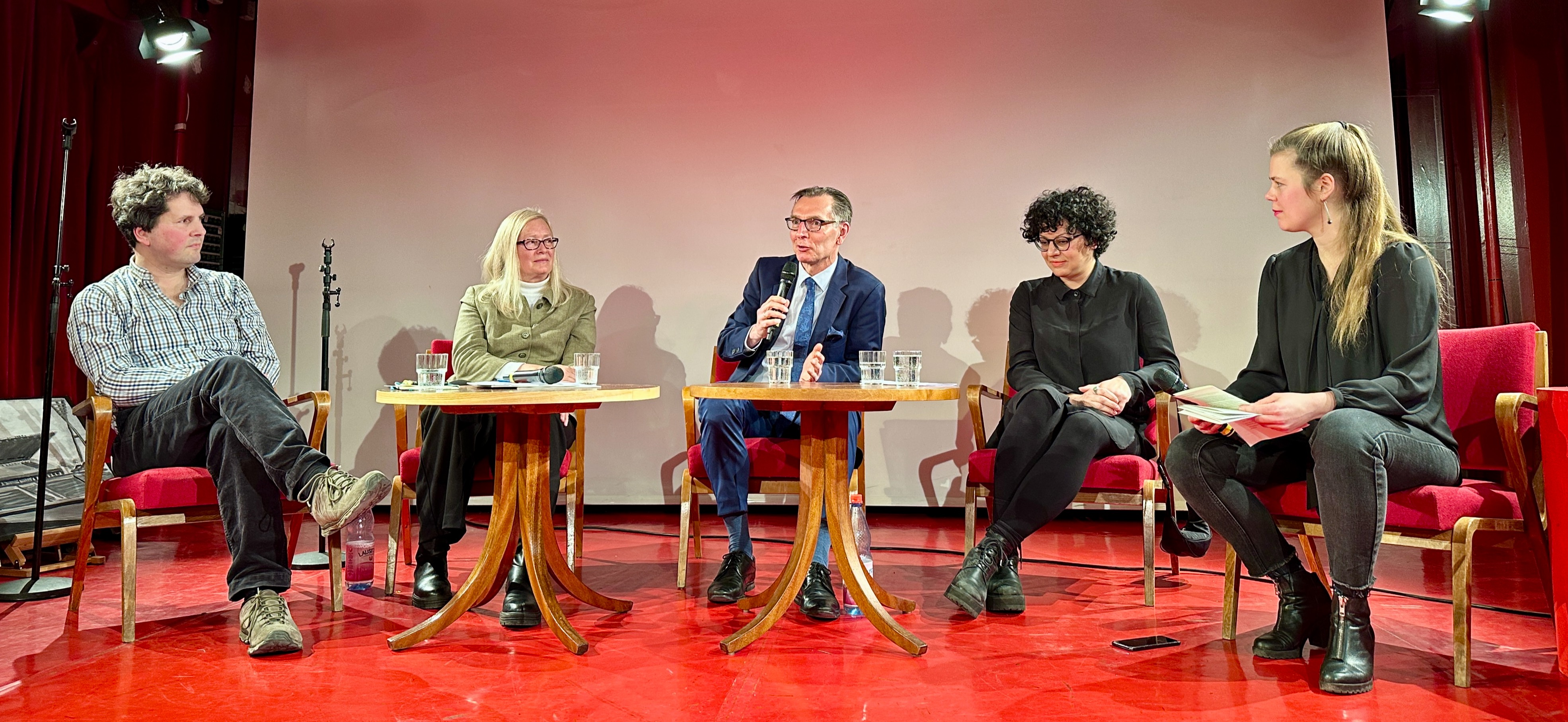 12.01.2025 17:00 Veranstaltung „Die Plattmacher: Palast der Republik, Jahn-Stadion und jetzt das SEZ? Eine Intervention.“